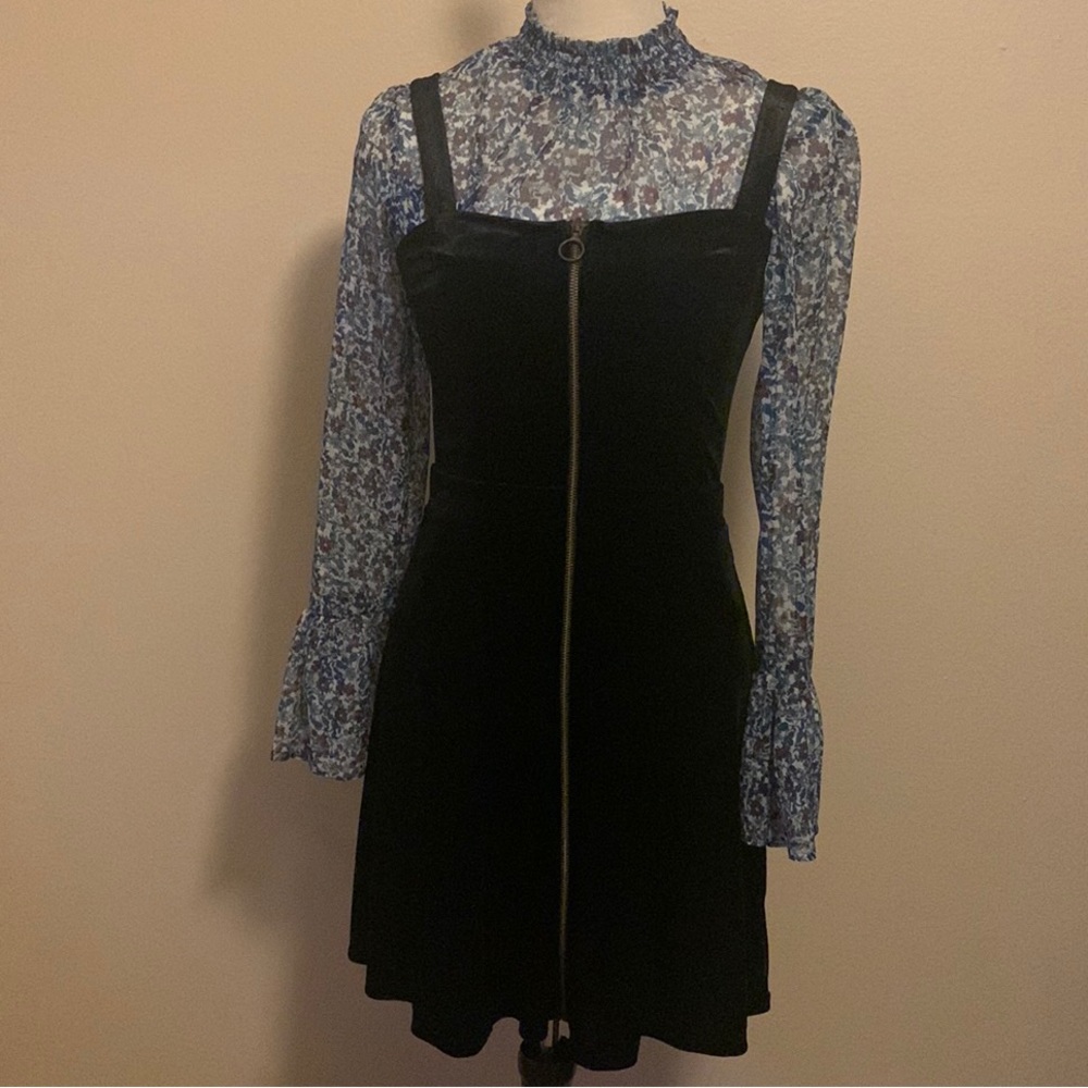 Xhilaration long sleeve dress size S.